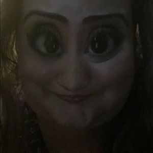 Meet your Posher, Casandra