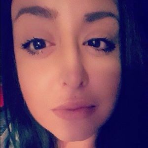 Meet your Posher, Alicia