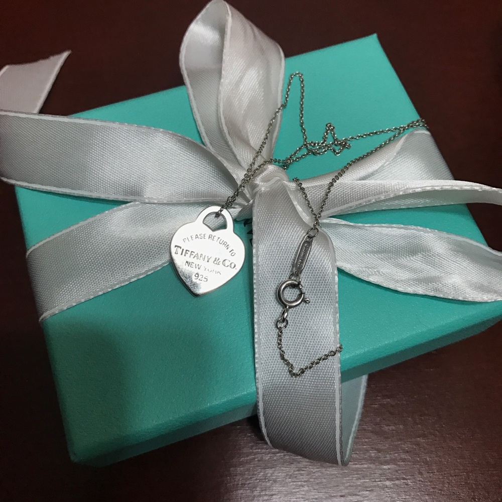 Tiffany & Co. Return to Tiffany tag necklace