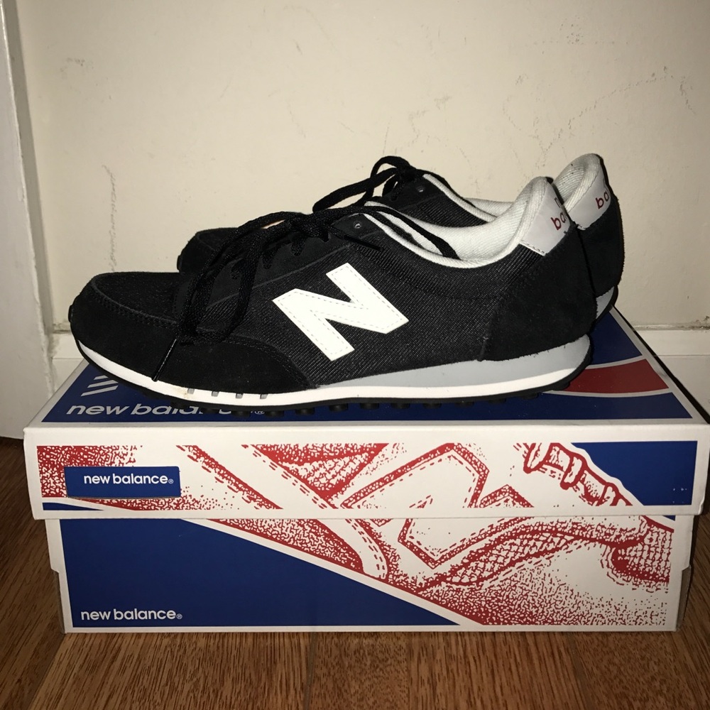 Black New Balance 410 sneakers size 8.5