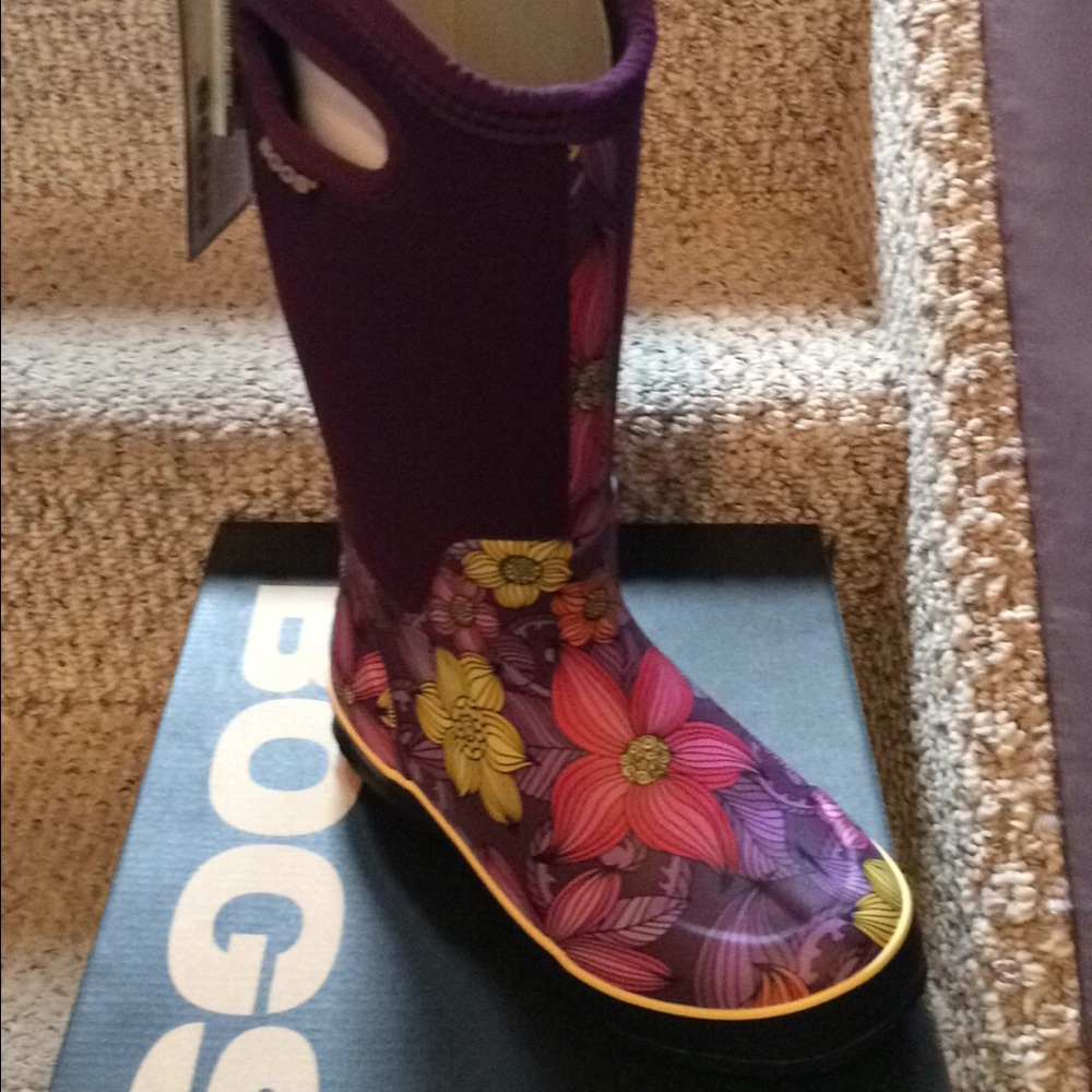 Bogs, new in box