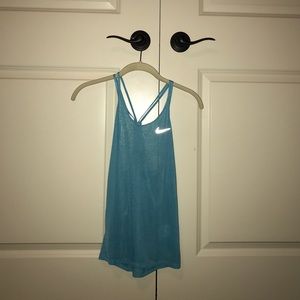 Nike tank barely worn