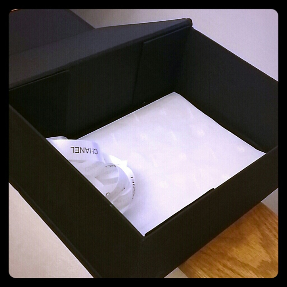 auth chanel magnetic box