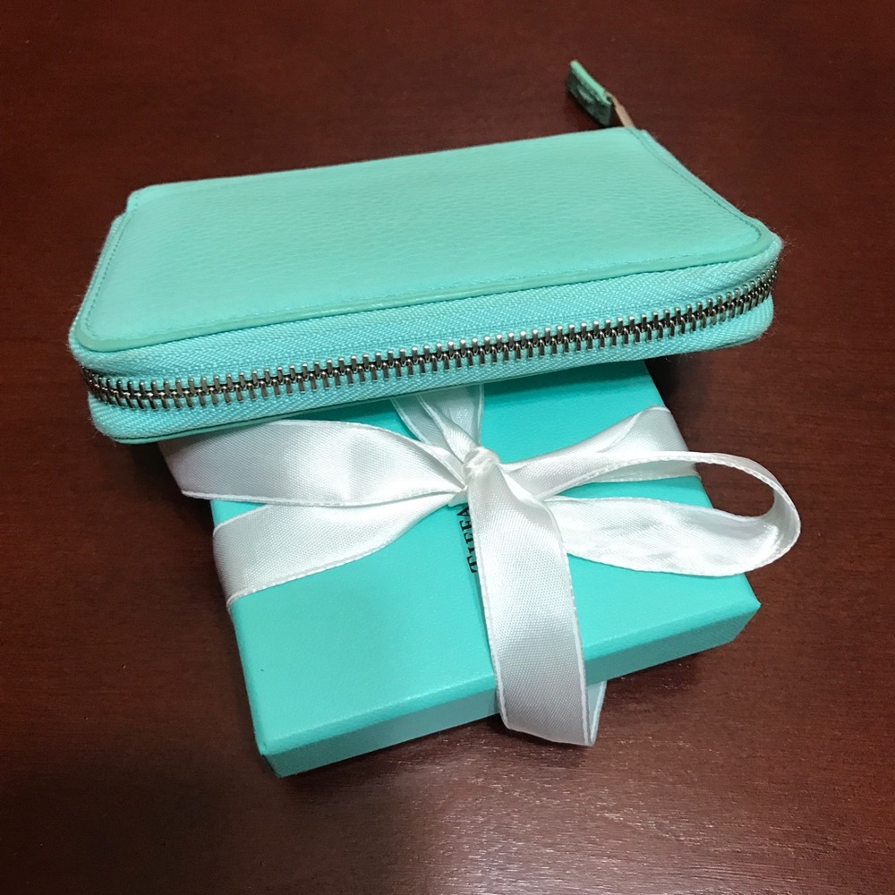 Reserved -Tiffany & Co. zippered wallet