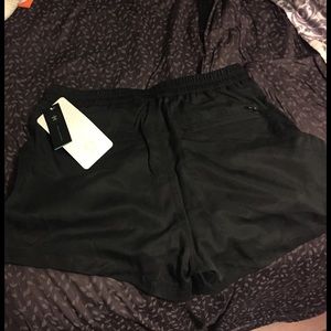 Lululemon &go keepsake shorts, black