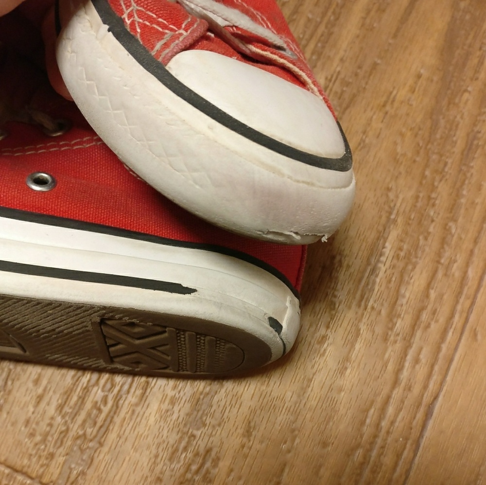 Red Converse Low Tops Youth - Picture 4 of 5
