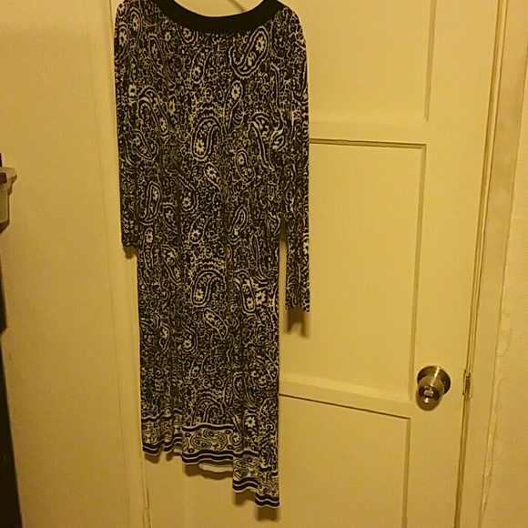 Black and white print dress - Picture 3 of 3