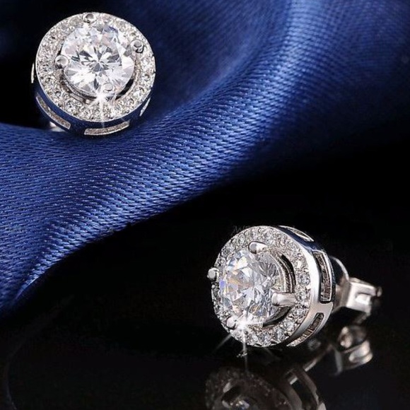 5⭐️ RATED NEW HEARTS AND ARROWS STUDS - Picture 3 of 8