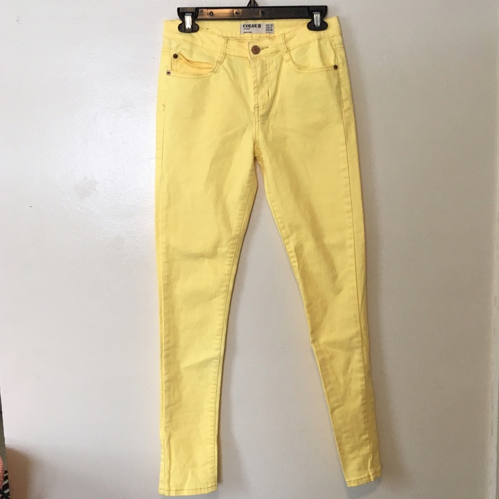 Yellow skinny jeans