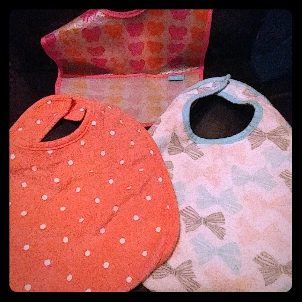 3 oversized bibs