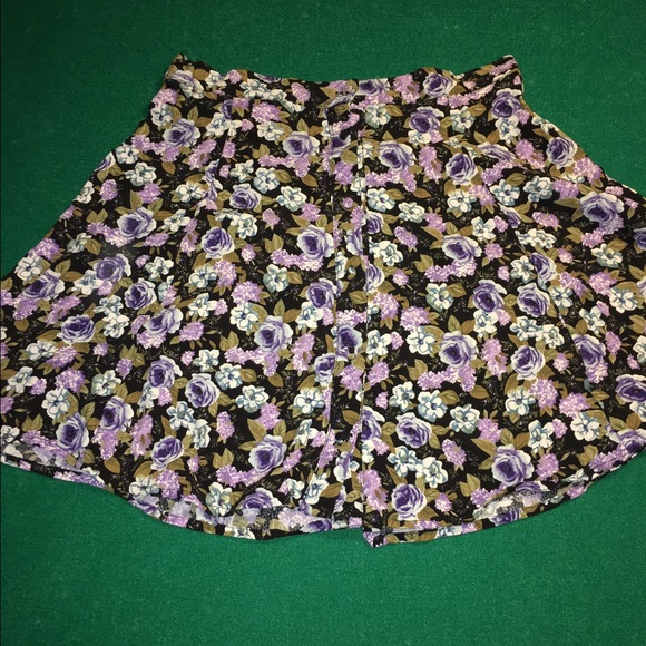 Floral skirt - Picture 1 of 2