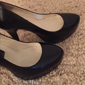 STEVE MADDEN Black Leather Pinup Platform Pumps 6M