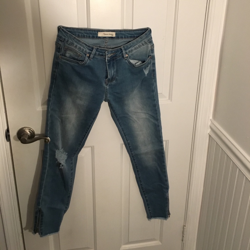 RIPPED JEANS W ZIPPERS