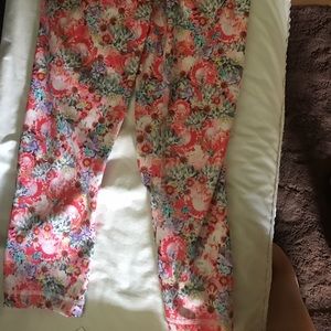 Lululemon floral capri nwot