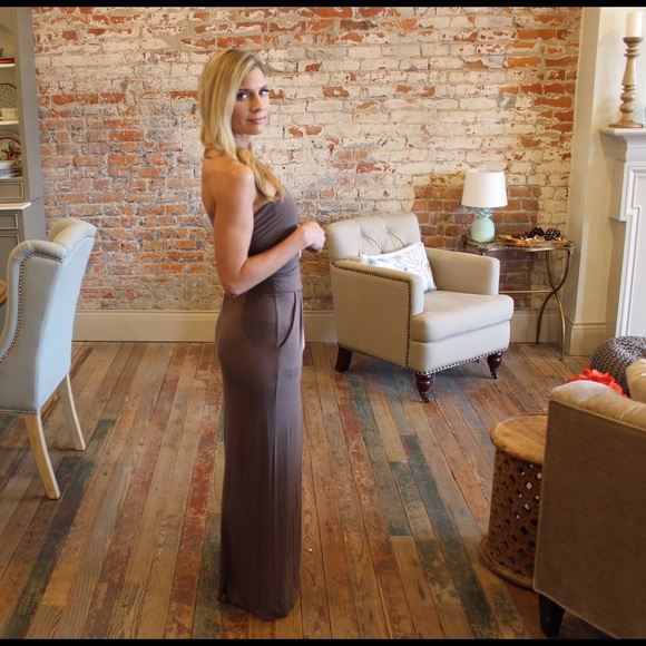 Dark taupe tube maxi dress with pockets - Picture 2 of 3