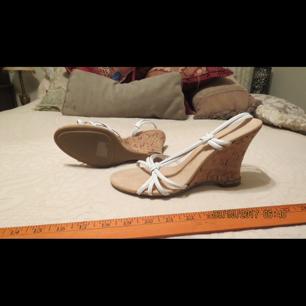 Enzo Angiolini Strappy Sandals