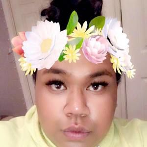 Meet your Posher, Ramona