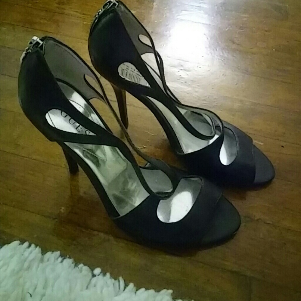 Guess heels wore once