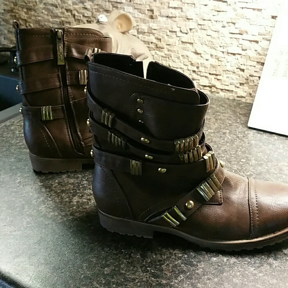 Very cute booties sz. 8.5