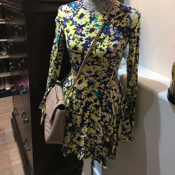 H & M Dresses & Skirts - H & M floral print long sleeves skater dress