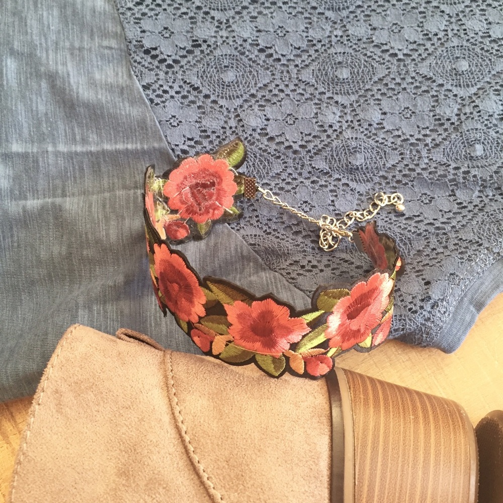 🌸 "Vintage Floral" Choker - Picture 6 of 6
