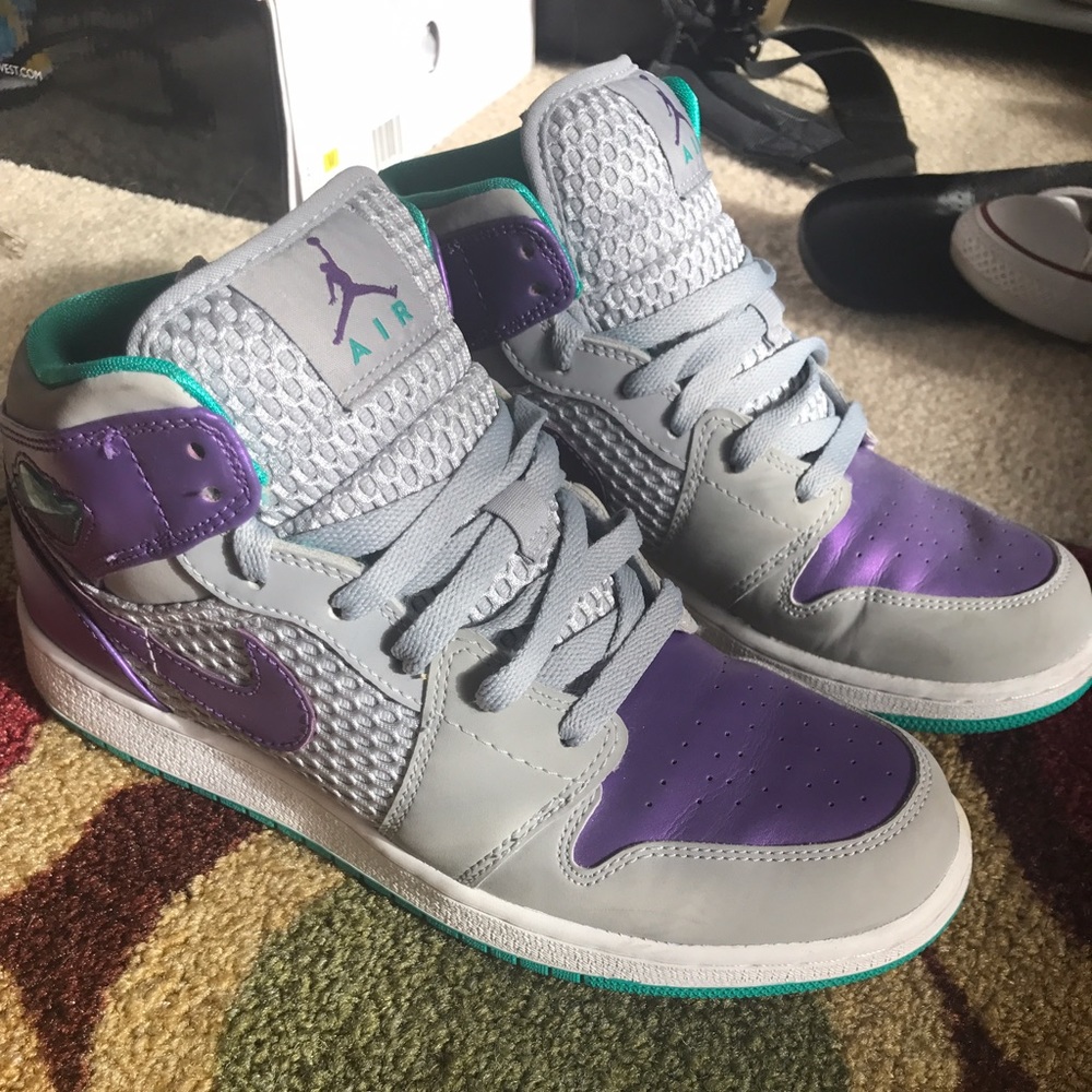 Air Jordan 1s GS size 7