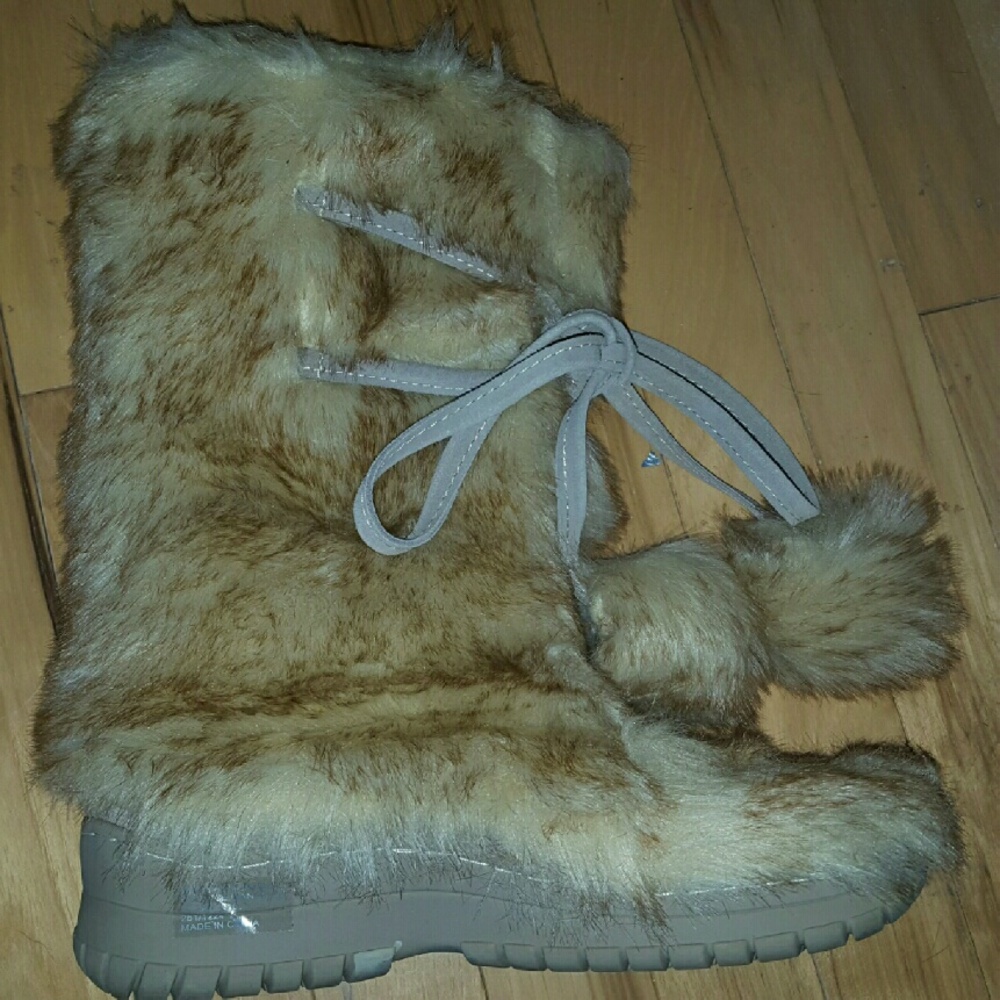 Colin Stuart Fuzzy Boots