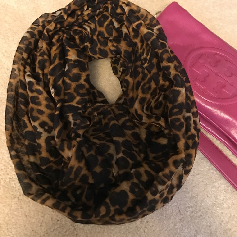 Leopard print Infinity Scarf EUC