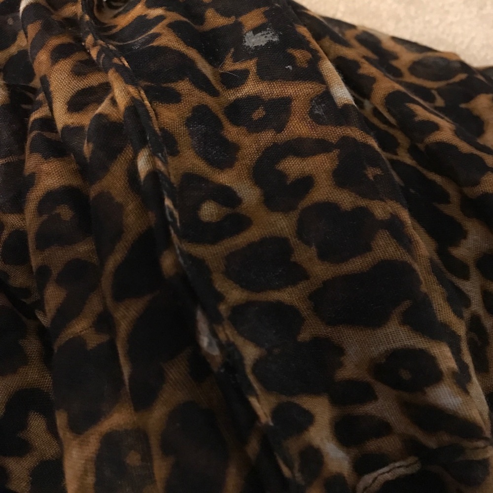 Leopard print Infinity Scarf EUC - Picture 2 of 3