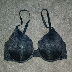 34D Victoria's Secret T shirt bra
