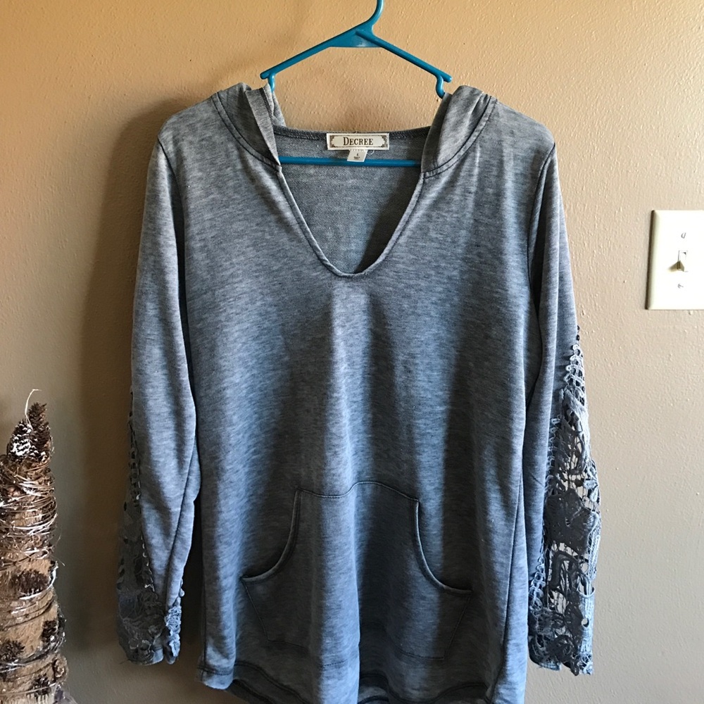 Light weight sweatshirt