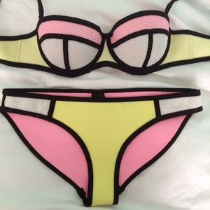 Authentic triangl top and bottom bikini