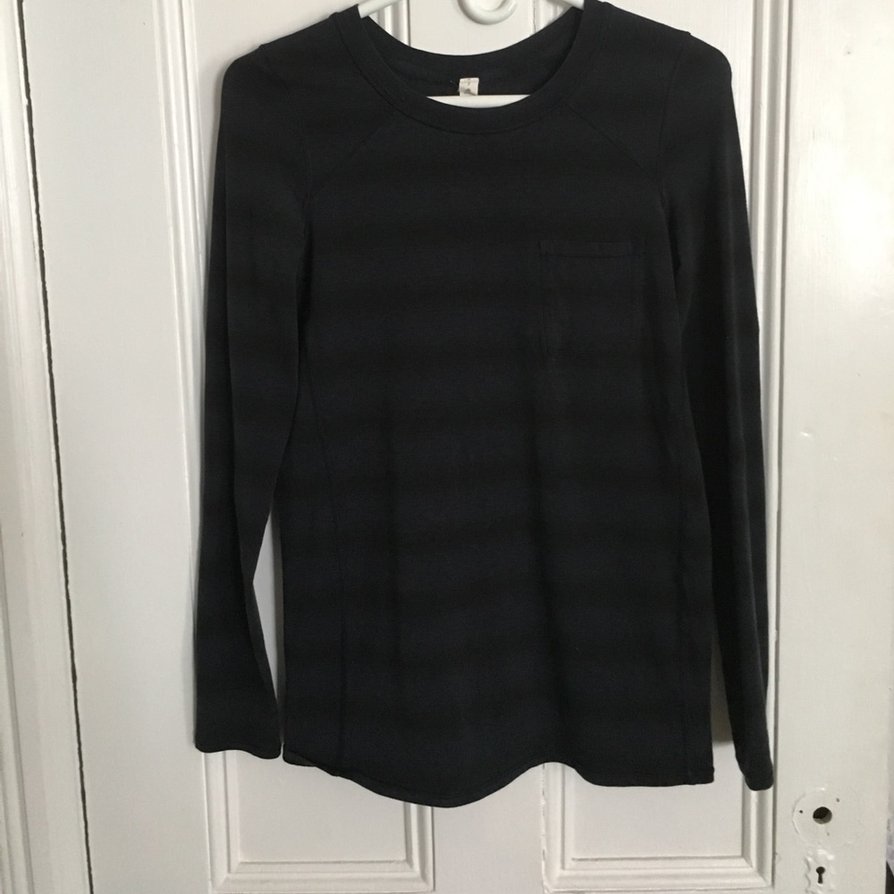 Lululemon long sleeve size 2