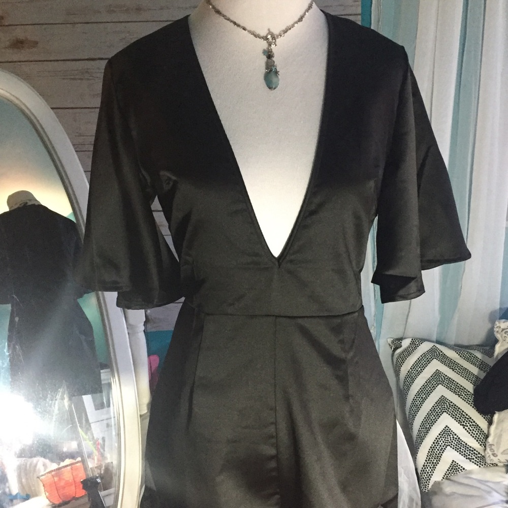 Missguided Black satin Plunge romper s/m - Picture 3 of 6