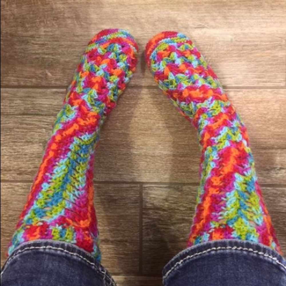 HANDMADE. Crocheted Slippers. Woman's size 7-8.