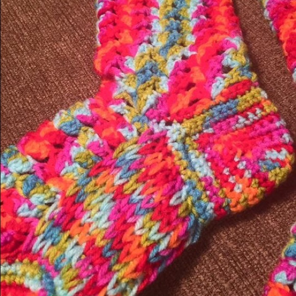 HANDMADE. Crocheted Slippers. Woman's size 7-8. - Picture 2 of 2