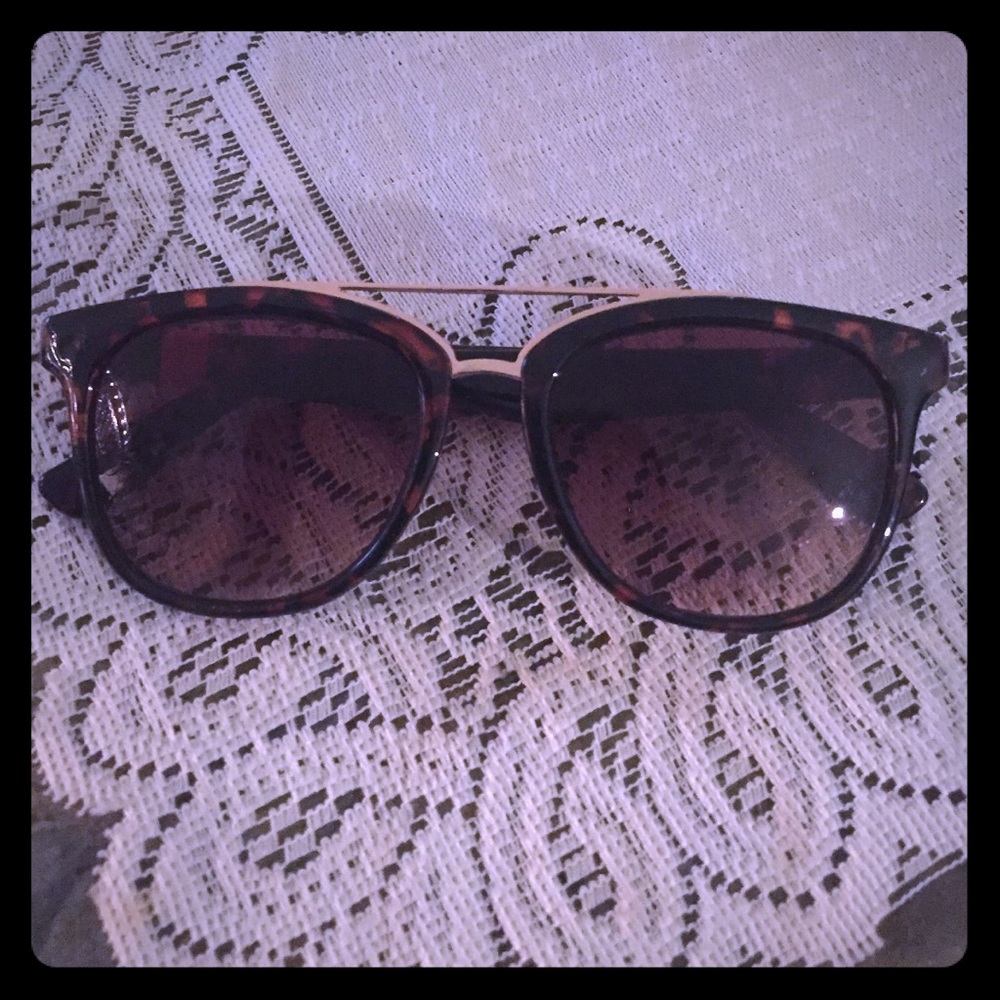 Super Cute Betsey Johnson's   tortoise shell  SEXY