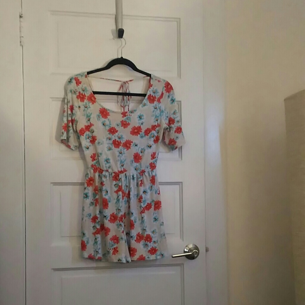 Point brand floral romper!