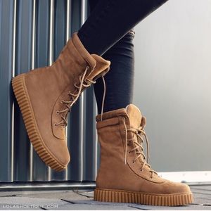 Flatform Boots Yeezy Vibes