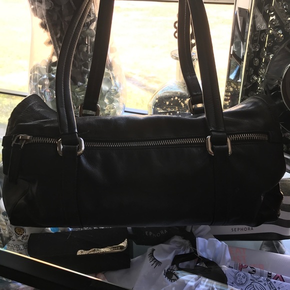 Authentic Leather Prada handbag - Picture 3 of 8