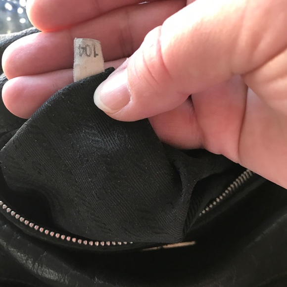 Authentic Leather Prada handbag - Picture 4 of 8