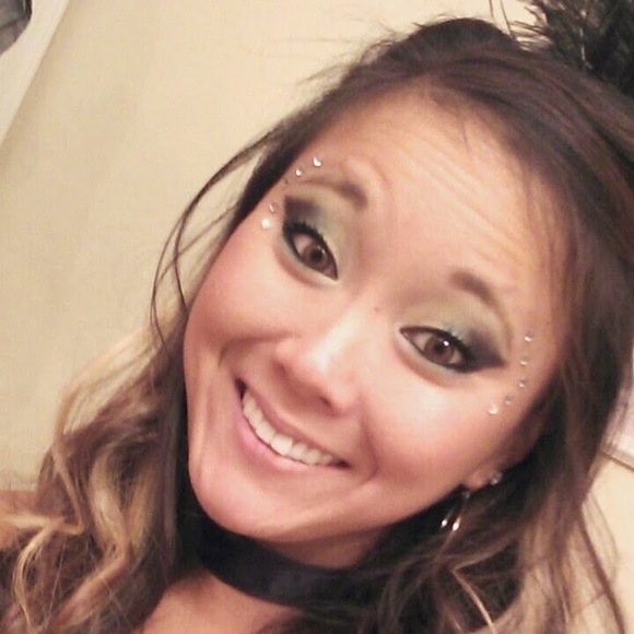 Meet your Posher, Amanda - Picture 1 of 1