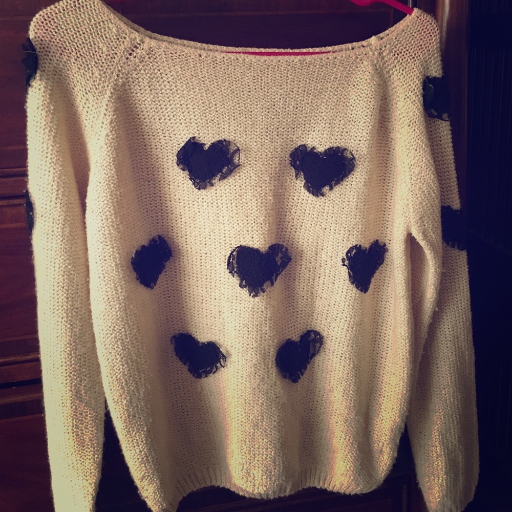 Vintage style heart ❤️ sweater size medium.