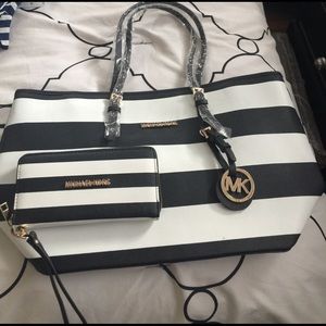 Michael kors bag with matching wallet