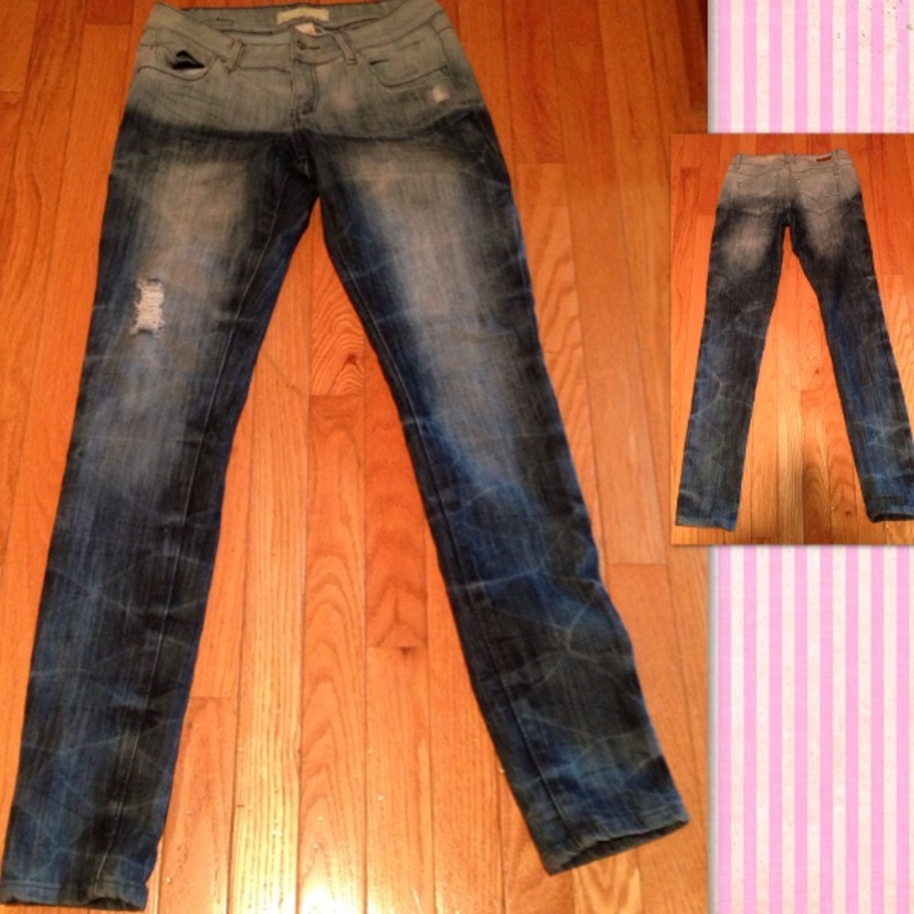 💋Almost Famous Light Denim Ombré Jeans