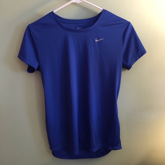 Nike dri fit t shirt ⭐️OPEN TO TRADES⭐️ - Picture 2 of 3