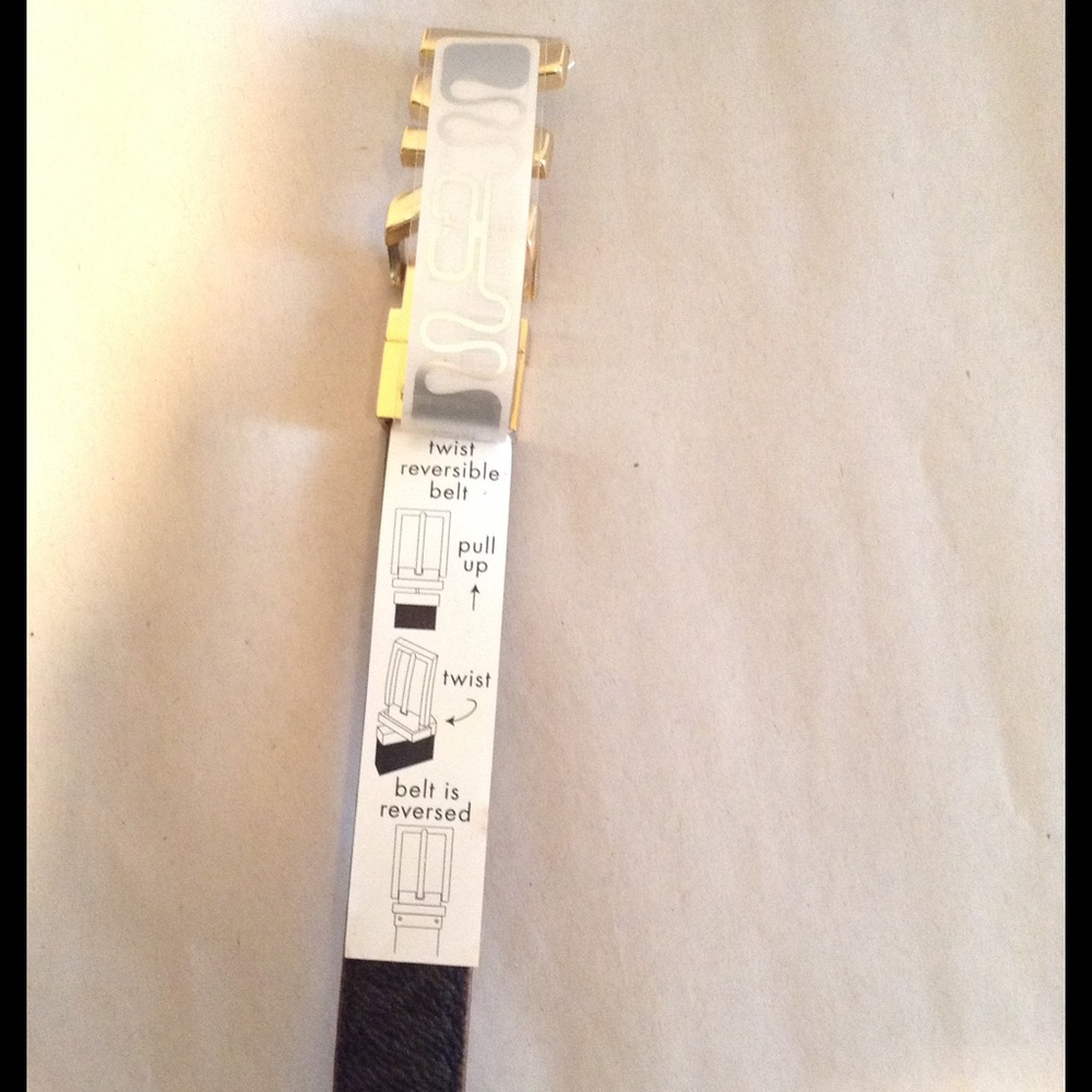 Michael Kors Twist Reversible Leather Logo Belt - Picture 7 of 8