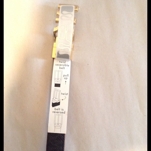 Michael Kors Twist Reversible Leather Logo Belt - Picture 7 of 8