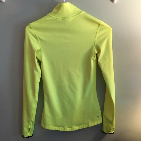 Nike dri fit pullover ⭐️OPEN TO TRADES⭐️ - Picture 3 of 3