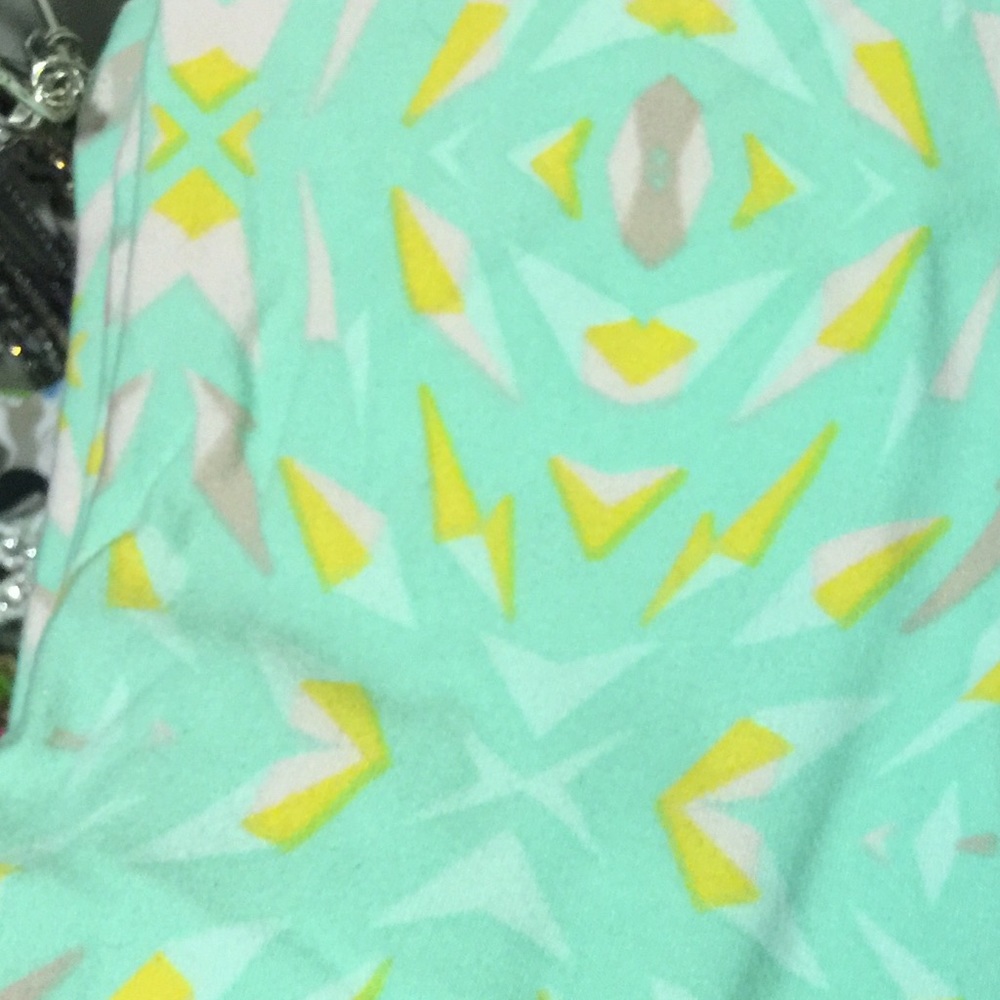 OS Lularoe Mint Geometric Print